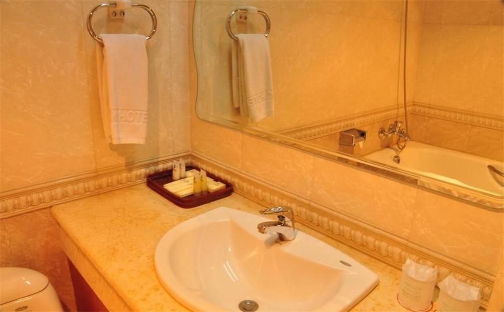 Yak Hotel Lhasa Dış mekan fotoğraf