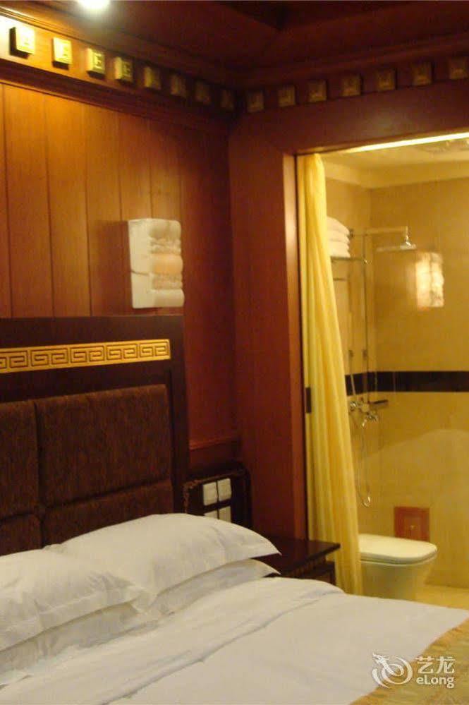 Yak Hotel Lhasa Dış mekan fotoğraf