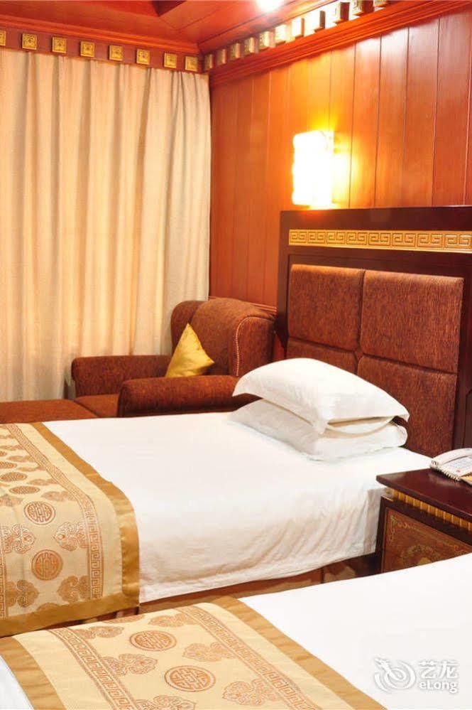 Yak Hotel Lhasa Dış mekan fotoğraf
