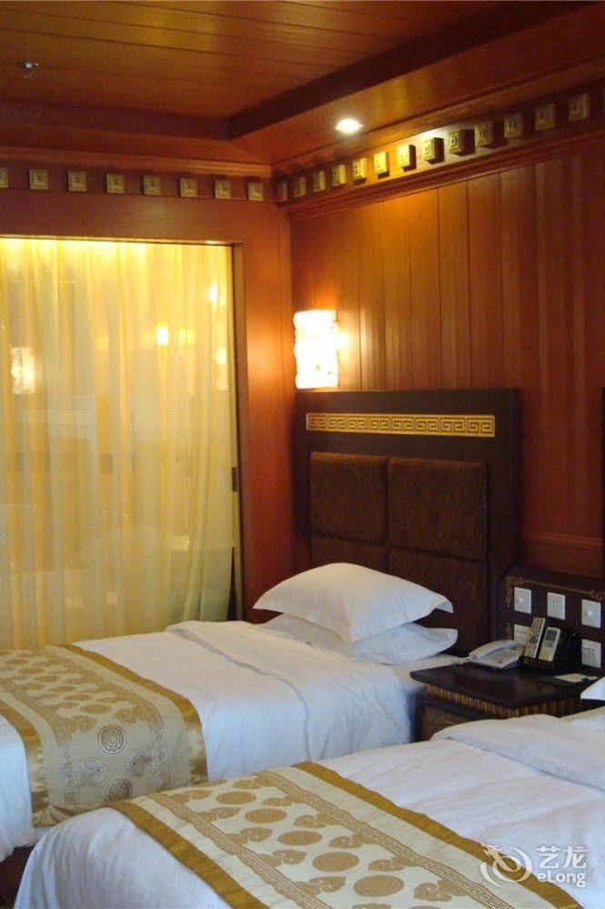 Yak Hotel Lhasa Dış mekan fotoğraf
